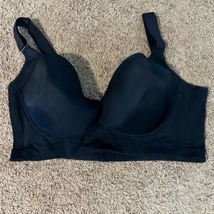 Extra wide strap bra no underwire
Never worn, bought online
Size46D